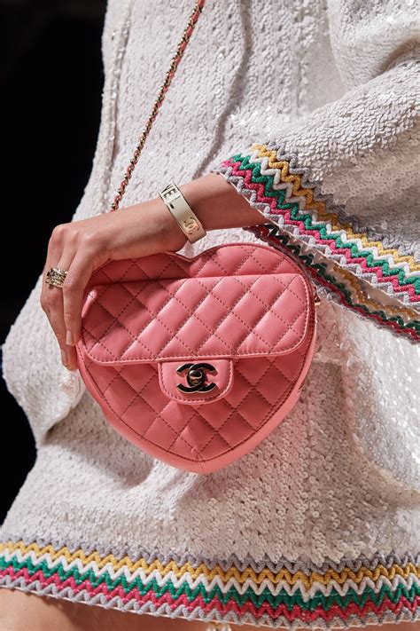 borsa chanel cuore prezzo|moda Chanel borse.